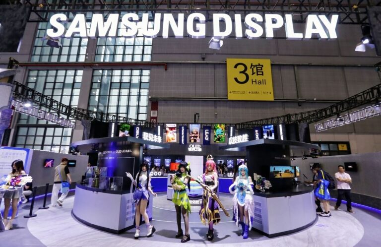 Samsung-OBLYX-OLED-gaming-laptop-ekrani-0.2ms-tepki-suresi